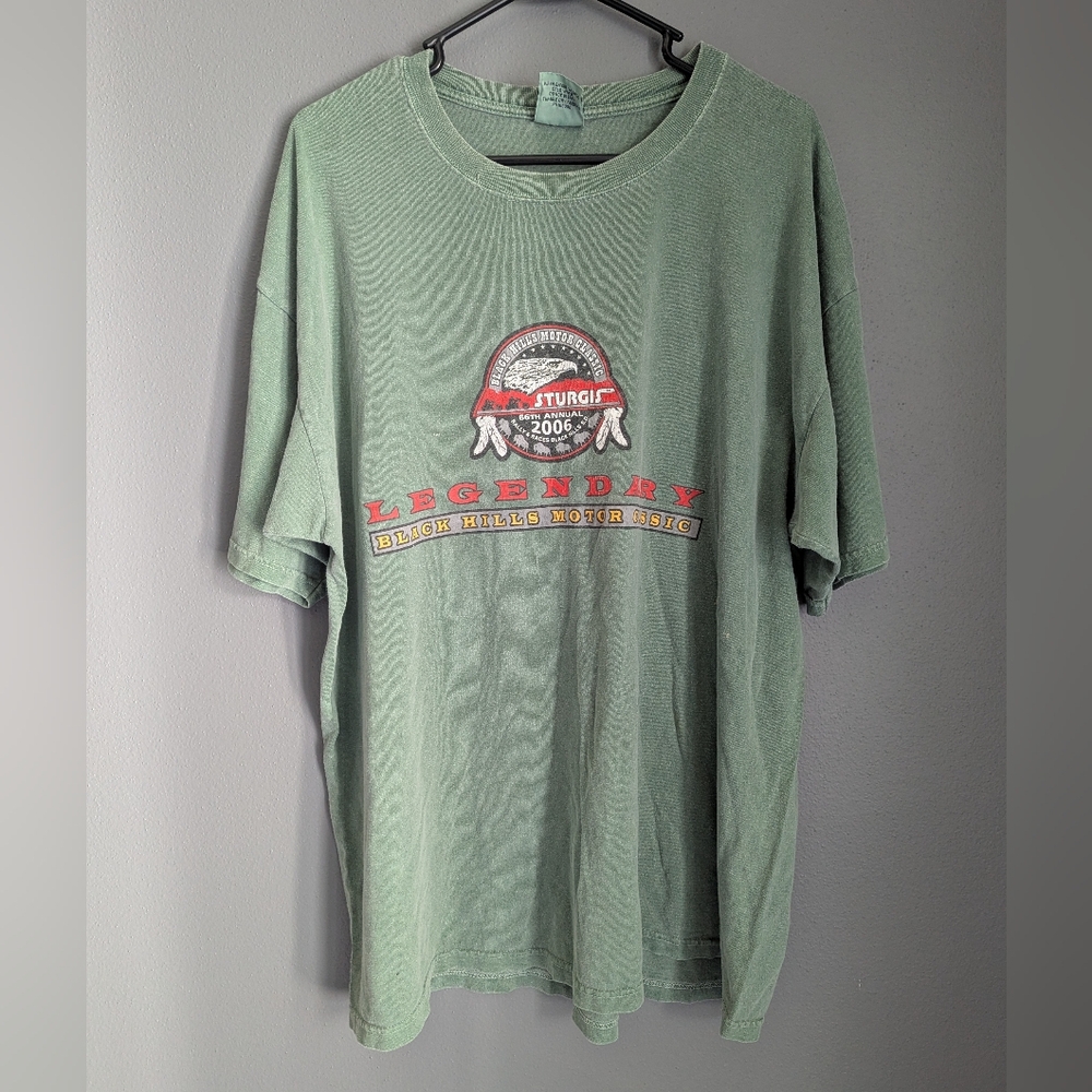 Authentic pigment crewneck green t-shirt. Size XL 100% cotton 25x 19x30
